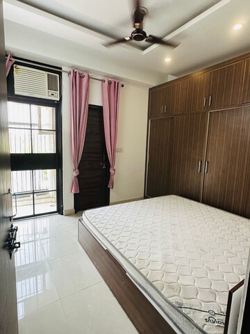 Bedroom in 1 BHK Apartment at Vaishali Sector 5 – for Rent