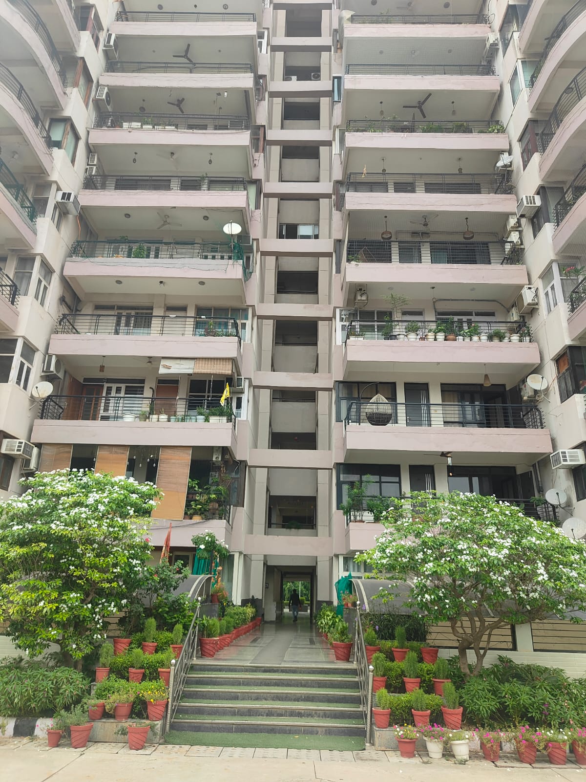 4 BHK 2200 Sq.Ft. Apartment in New Shivalik Society