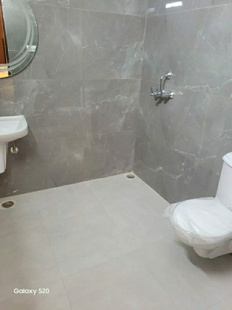 Bathroom, ambala highway 3 Bedroom 130 Sq.Yd. Builder Floor In Ambala Highway Zirakpur 9016276