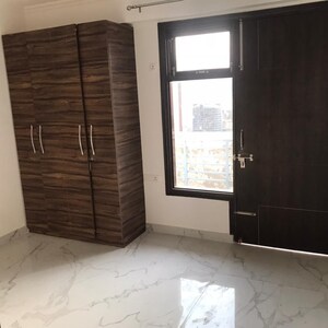 Room in 3 BHK Builder Floor at Sushant Lok Iii – for Rent