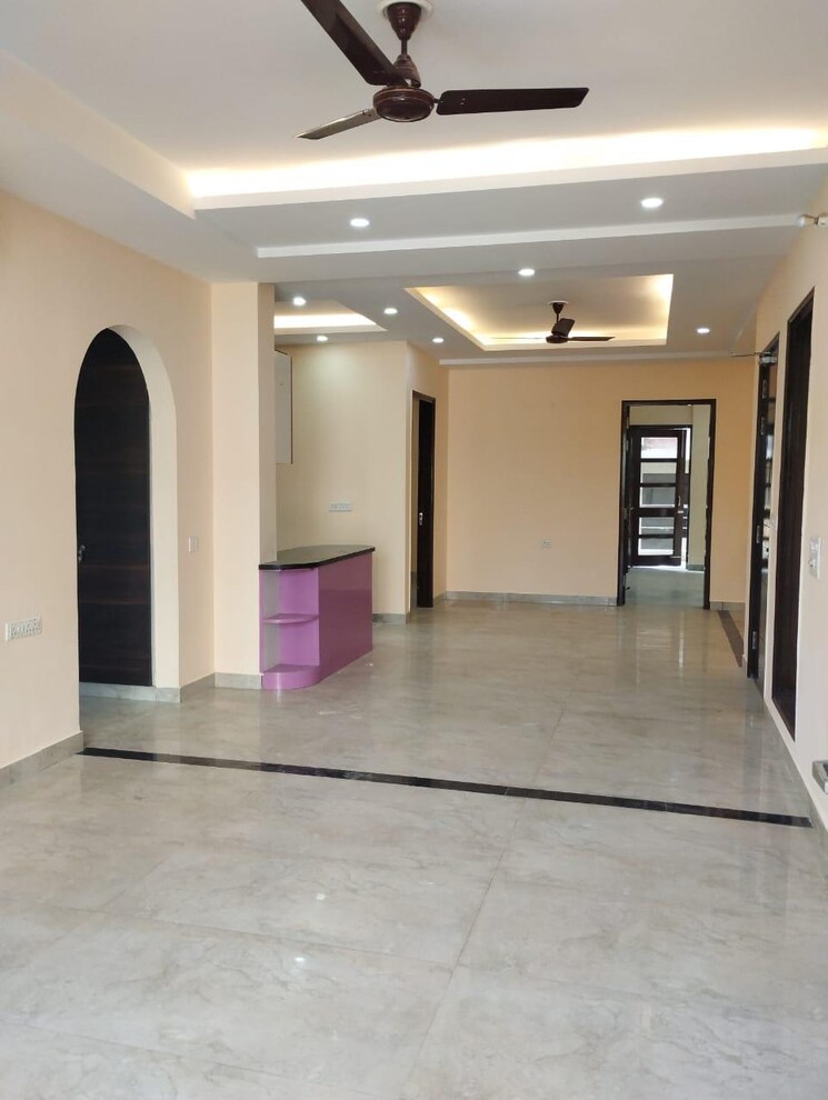 undefined, dlf-city-phase-v 3 Bedroom 270 Sq.Yd. Builder Floor In Dlf Phase V Gurgaon 9016296