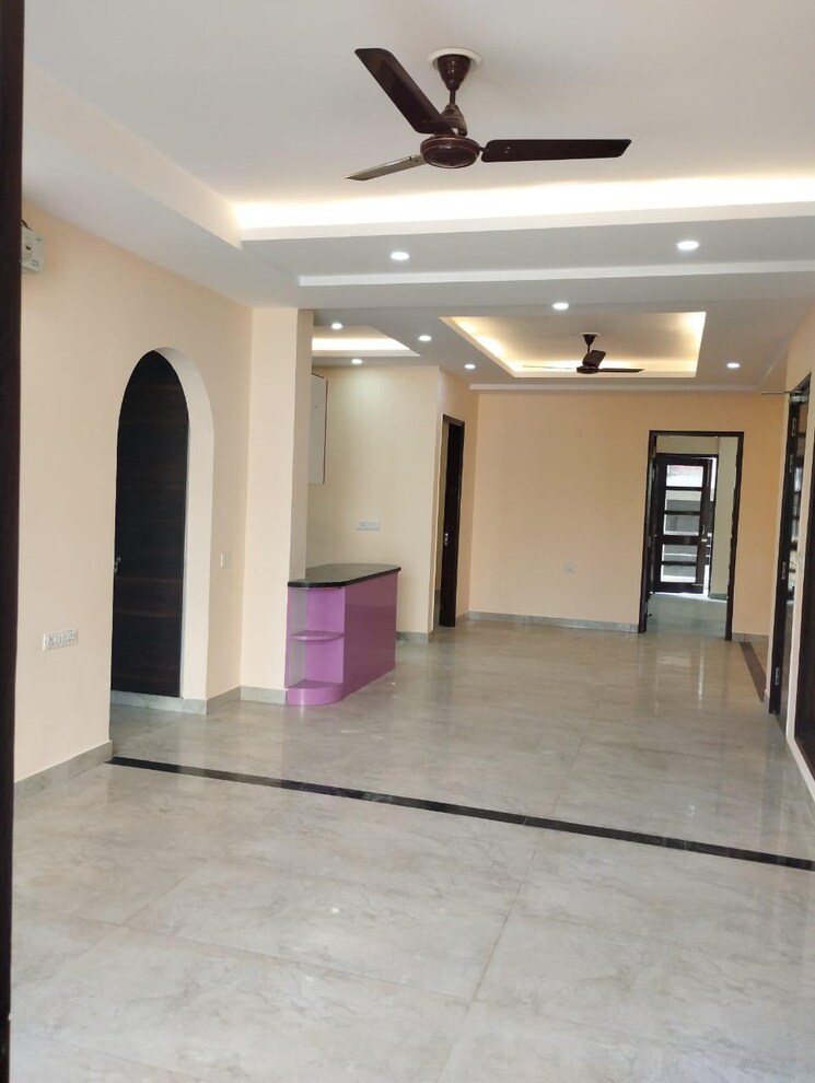 undefined, dlf-city-phase-v 3 Bedroom 270 Sq.Yd. Builder Floor In Dlf Phase V Gurgaon 9016296