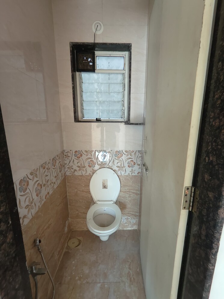 Bathroom, viman nagar 1 Bedroom 560 Sq.Ft. Apartment In Viman Nagar Pune 9016297