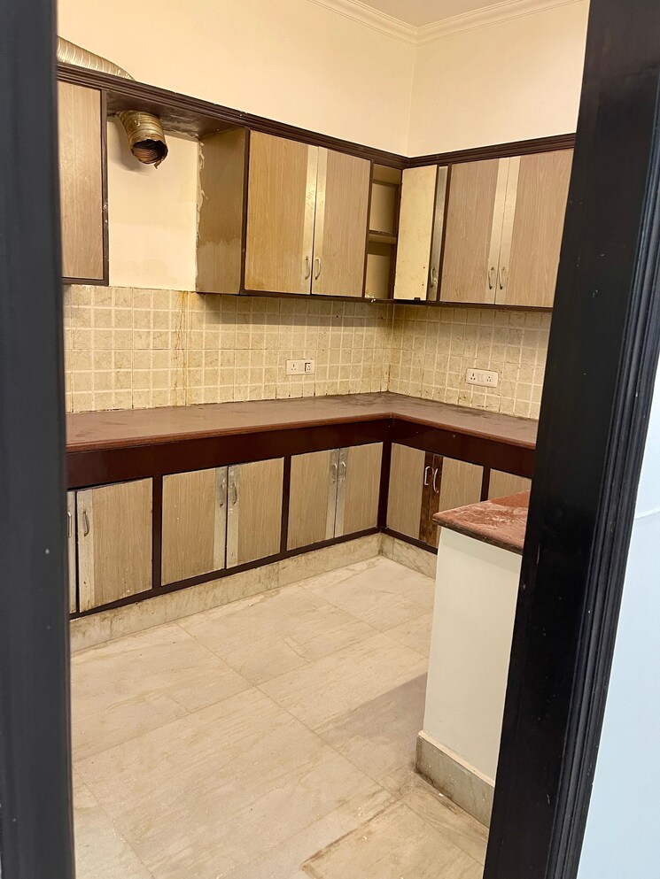 Kitchen, tulip-mall 3 Bedroom 2500 Sq.Ft. Builder Floor In Sector 46 Noida 9016389