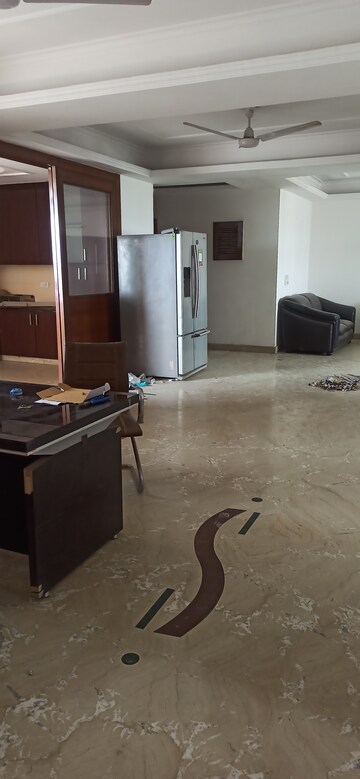 Furnished Amenities in 4 BHK Apartment at Anand Niketan CGHS, Sector 52 – for Rent