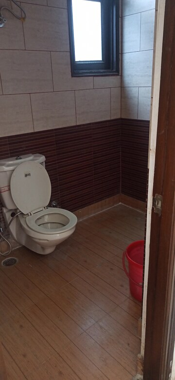 Bathroom in 4 BHK Apartment at Anand Niketan CGHS, Sector 52 – for Rent