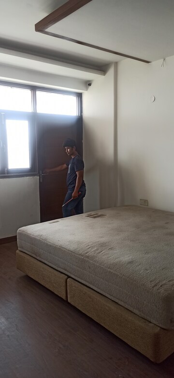 Furnished Amenities in 4 BHK Apartment at Anand Niketan CGHS, Sector 52 – for Rent