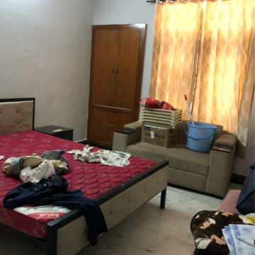 Bedroom in 2.5 BHK Villa at Sector 21 – for Rent