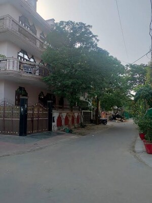 4 BHK Independent House For Sale in Noida Central