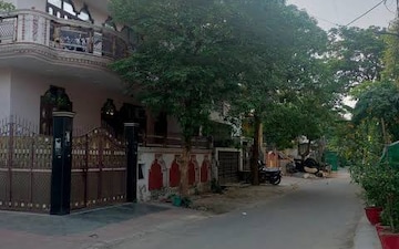 4 BHK Independent House For Sale in Noida Central