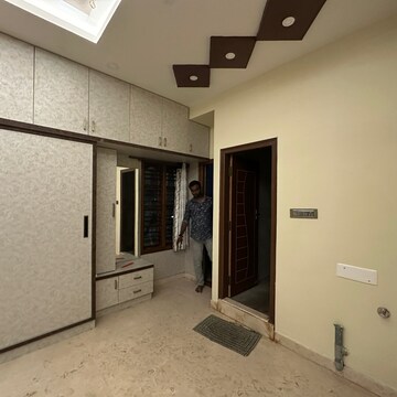 Room in 3 BHK Builder Floor at Kadirenahalli – for Rent