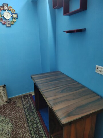 Furnished Amenities in 2.5 BHK Apartment at Ajnara Daffodil, Sector 137 – for Rent