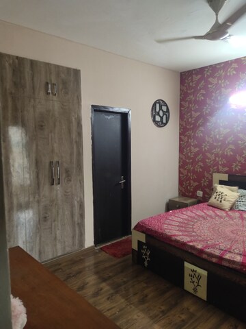 Furnished Amenities in 2.5 BHK Apartment at Ajnara Daffodil, Sector 137 – for Rent