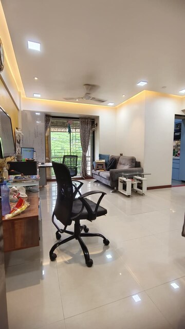 Team Area in 2 BHK Apartment at Sanghvi Valley, Kalwa – for Sale