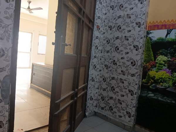 3 BHK + Servant Room 1630 Sq.Ft. Apartment in Landcraft Golflinks Plaza