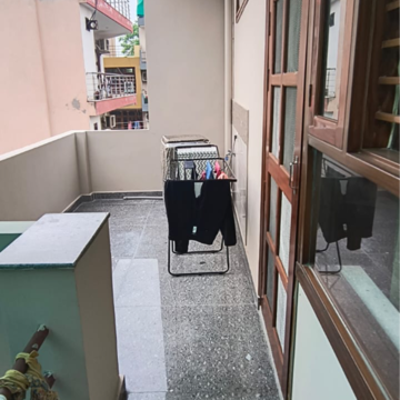 Team Area in 2.5 BHK Villa at Sector 21 – for Rent