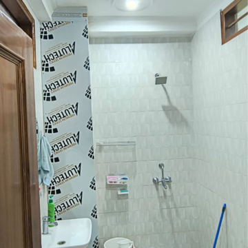 Bathroom in 2.5 BHK Villa at Sector 21 – for Rent