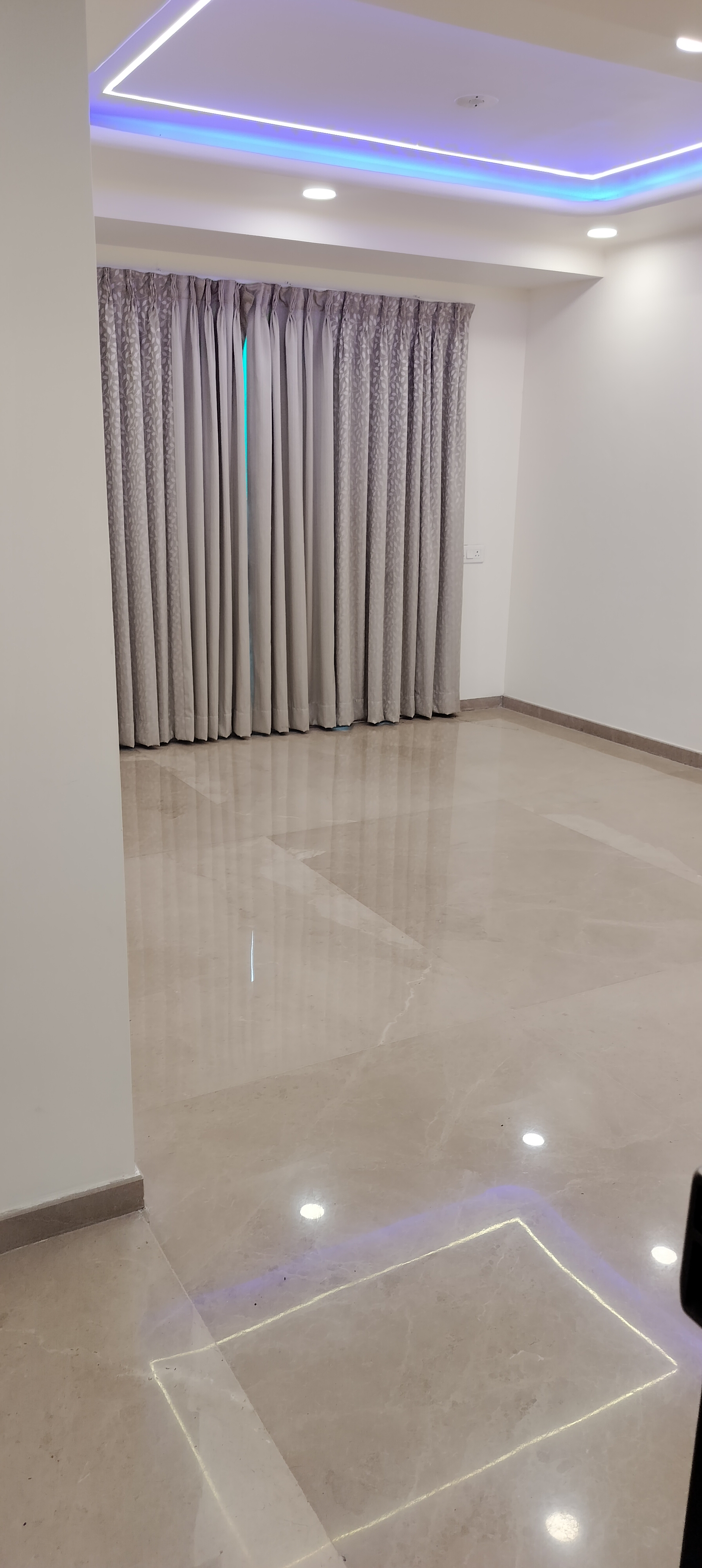 2 BHK Apartment For Sale in Relliance Lashkaria Solitaire