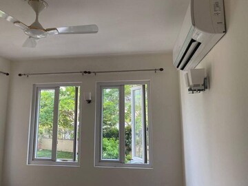 Room in 3 BHK Apartment at Emaar Emerald Floors Premier, Sector 65 – for Rent
