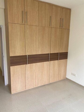 Furnished Amenities in 3 BHK Apartment at Emaar Emerald Floors Premier, Sector 65 – for Rent