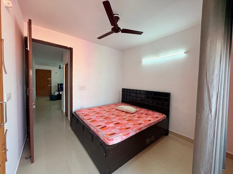 Bedroom, west end colony 1 Bedroom 500 Sq.Ft. Apartment In West End Colony Delhi 9016521