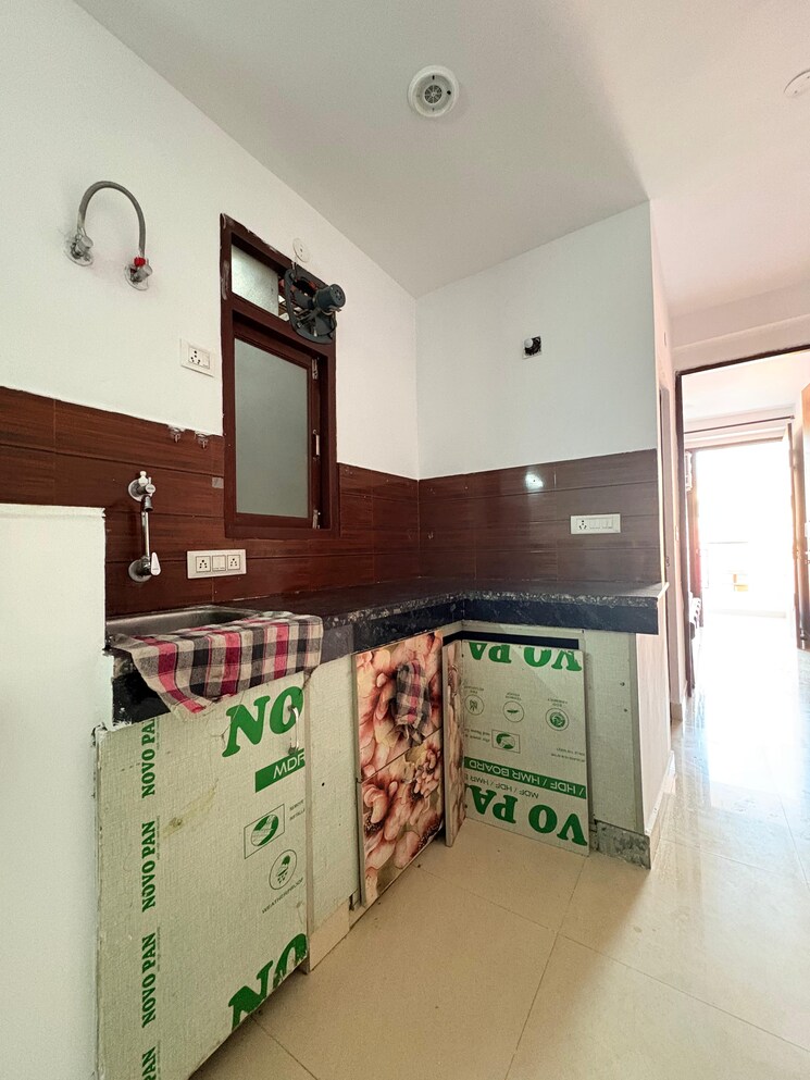 Kitchen, west end colony 1 Bedroom 500 Sq.Ft. Apartment In West End Colony Delhi 9016521