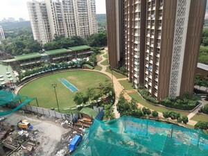 Swimming Pool in 3 BHK Apartment at Nahar 8 Towers, Chandivali – for Sale