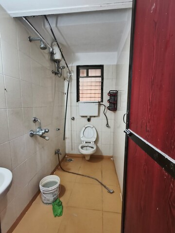 Bathroom in 1 BHK Apartment at Jyoti Complex, Goregaon East – for Sale