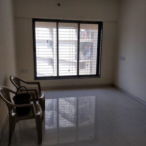 Room in 1 BHK Apartment at Jyoti Complex, Goregaon East – for Sale