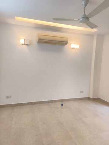 Room in 4 BHK Builder Floor at Safdarjung Enclave – for Rent