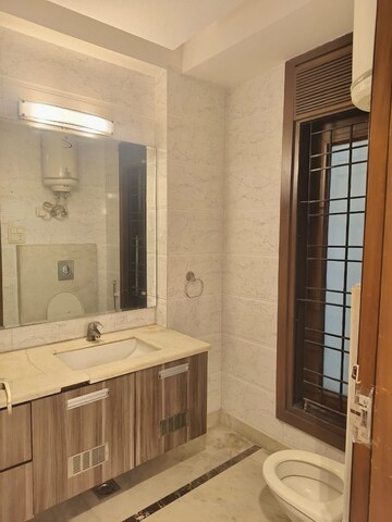 Bathroom in 4 BHK Builder Floor at Safdarjung Enclave – for Rent