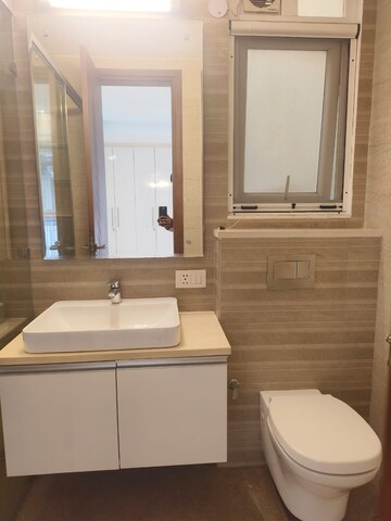 Bathroom in 4 BHK Apartment at Green Park – for Rent