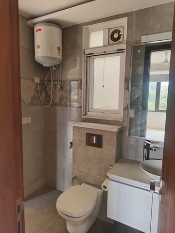 Attached Bathroom in 4 BHK Apartment at Green Park – for Rent