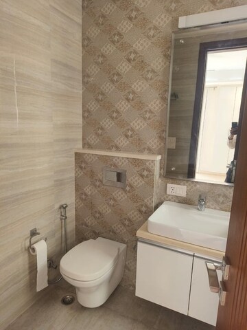 Attached Bathroom in 4 BHK Apartment at Green Park – for Rent