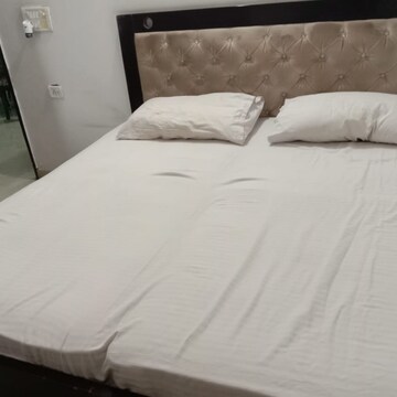 Bathroom in 4 BHK Builder Floor at Srishti Estate, Sector 42 – for Rent
