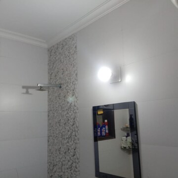 Room in 4 BHK Builder Floor at Srishti Estate, Sector 42 – for Rent
