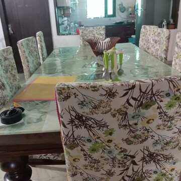 Living Room in 4 BHK Builder Floor at Srishti Estate, Sector 42 – for Rent