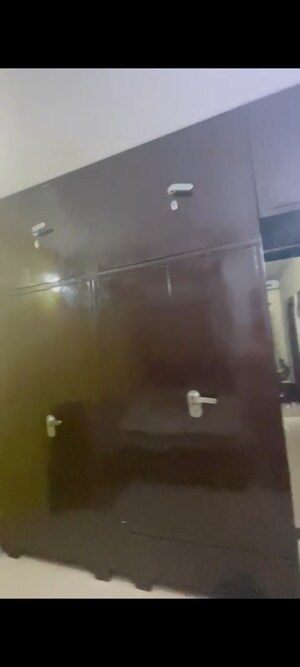 Furnished Amenities in 3 BHK Builder Floor at BPTP Parkland, Sector 75 – for Sale