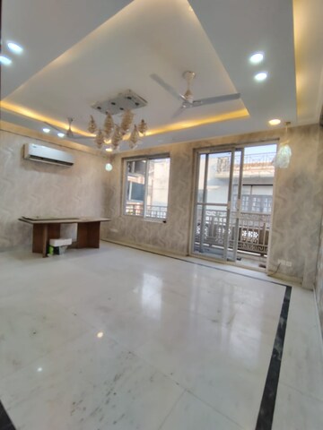 Room in 4 BHK Builder Floor at Malviya Nagar – for Rent