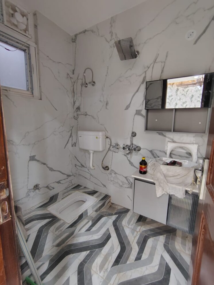 Bathroom, malviya nagar 4 Bedroom 3000 Sq.Ft. Builder Floor In Malviya Nagar Delhi 9016720