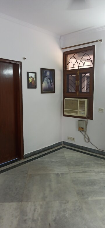 Furnished Amenities in 2 BHK Apartment at Sanskriti Apartments Gurgaon, Sector 43 – for Sale