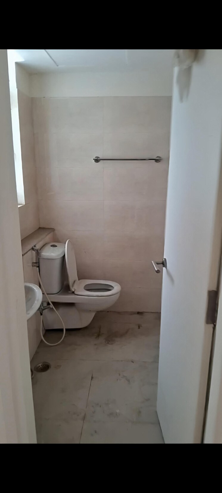 Bathroom, emaar-imperial-gardens 3 Bedroom 2025 Sq.Ft. Apartment In Sector 102 Gurgaon 9016728