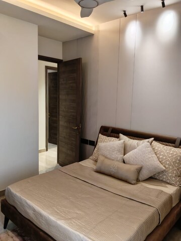 Bedroom in 3.5 BHK Apartment at Sawasdee Heights, Lawrence Road – for Sale