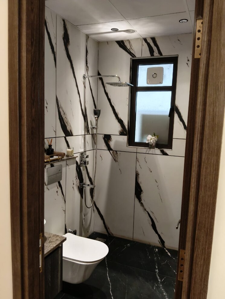 Bathroom, sawasdee-heights 3.5 Bedroom 2552 Sq.Ft. Apartment In Lawrence Road Delhi 9016755