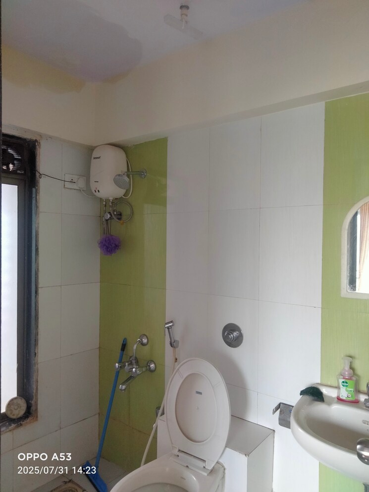 Bathroom, amann-marina 2 Bedroom 1000 Sq.Ft. Apartment In Worli Mumbai 9016832