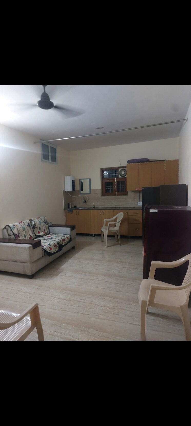 Living Room, sarita-vihar-pocket-j-rwa 1 Bedroom 400 Sq.Ft. Apartment In Sarita Vihar Delhi 9016810