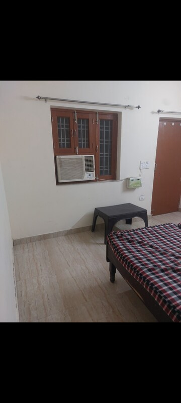 Bedroom in 1 BHK Apartment at Sarita Vihar Pocket-J RWA, Sarita Vihar – for Rent