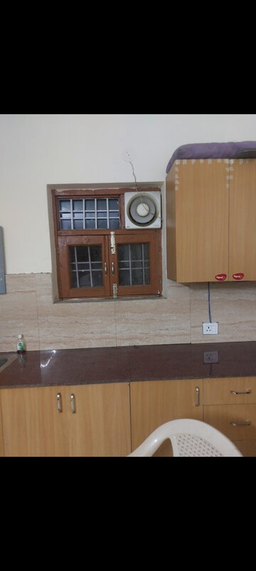 Bedroom in 1 BHK Apartment at Sarita Vihar Pocket-J RWA, Sarita Vihar – for Rent