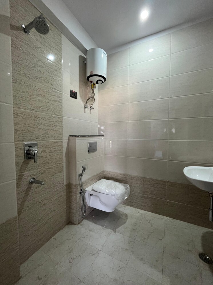 Bathroom, kshitij-ramsons 2 Bedroom 560 Sq.Ft. Apartment In Sector 95 Gurgaon 9016837