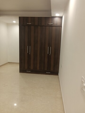 Room in 3 BHK Builder Floor at Greenwood City, Sector 40 – for Rent